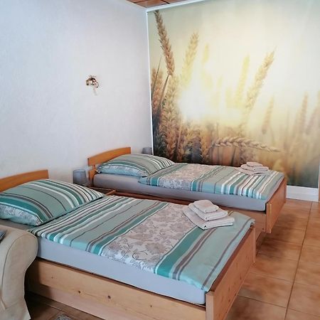 Schoene Wohnung Im Herzen Von Burgstaedt Esterno foto